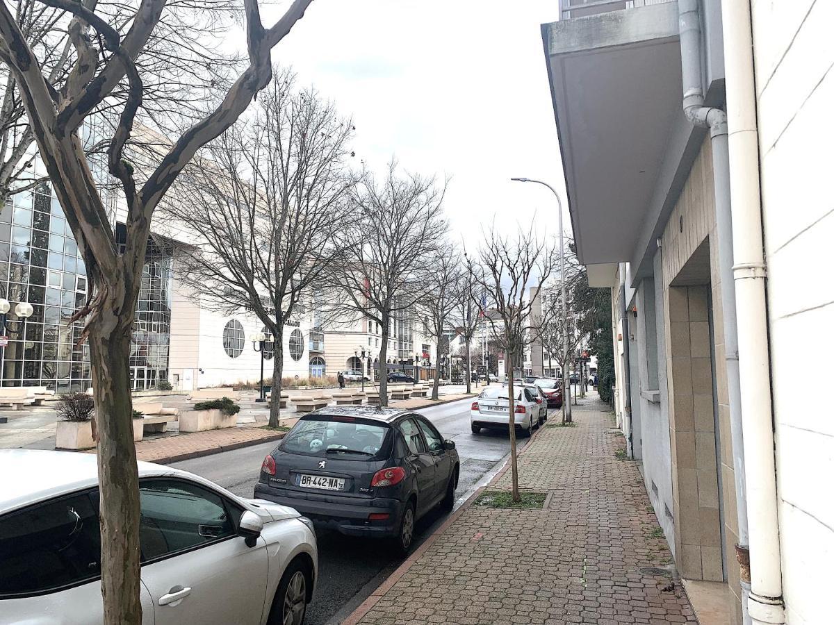 Le Callou - Parking - Face Aux Thermes - Rez De Chaussee Βισύ Εξωτερικό φωτογραφία