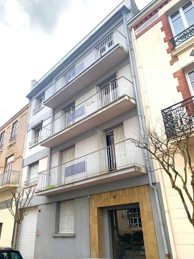 Le Callou - Parking - Face Aux Thermes - Rez De Chaussee Βισύ Εξωτερικό φωτογραφία